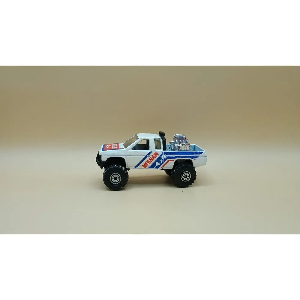 Hot Wheels 1986 Trailbusters - Nissan Hardbody 4x4 Pickup Truck #4392